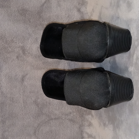 1007 Zee Alexis Slip on Shoes - Picture 4 of 8